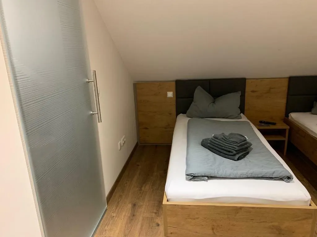 Gasthof Pension FeWo Schwärzer Weiherhammer